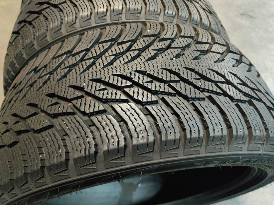 Шини зима R18 245 40 Nokian Hakkapeliitta R³ дуже добрий стан
