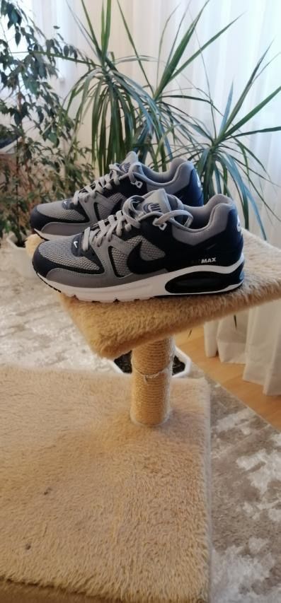 Новые кроссовки Nike air