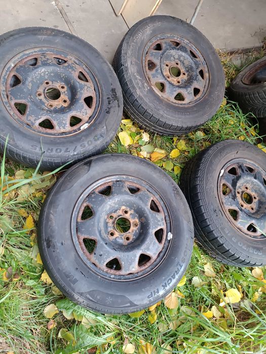 Koła felgi stalowe 15 cali 5×114.3 r15 opony zimowe 205/70 r15 Conti