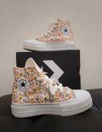 Sapatilhas Chuck Taylor plataforma flores