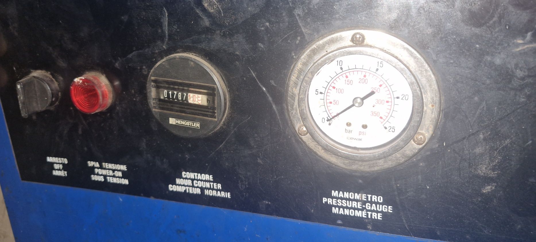 Продам воздушный  винтовой компрессор Ingersoll Rand Compact