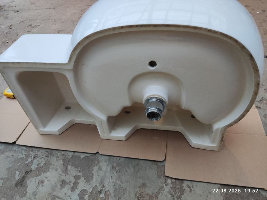 Umywalka ceramiczna Koło biała