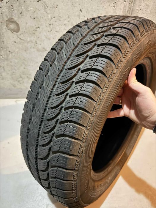 Opony zimowe Dębica Frigo 2 185/65 R15 88T - bardzo dobry stan