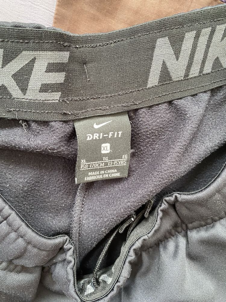 Спортивні штани Nike Dri-fit