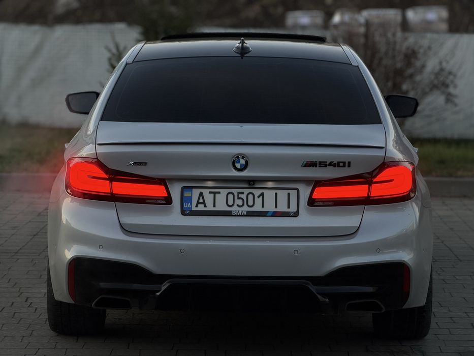 BMW 540I Xdrive в рідній фарбі ідеальний стан