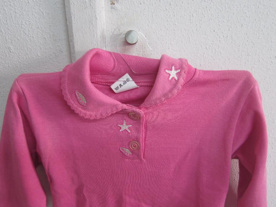 Camisola de Menina Rosa com Estrelas e Conchas Rosa Bordadas na Gola 6