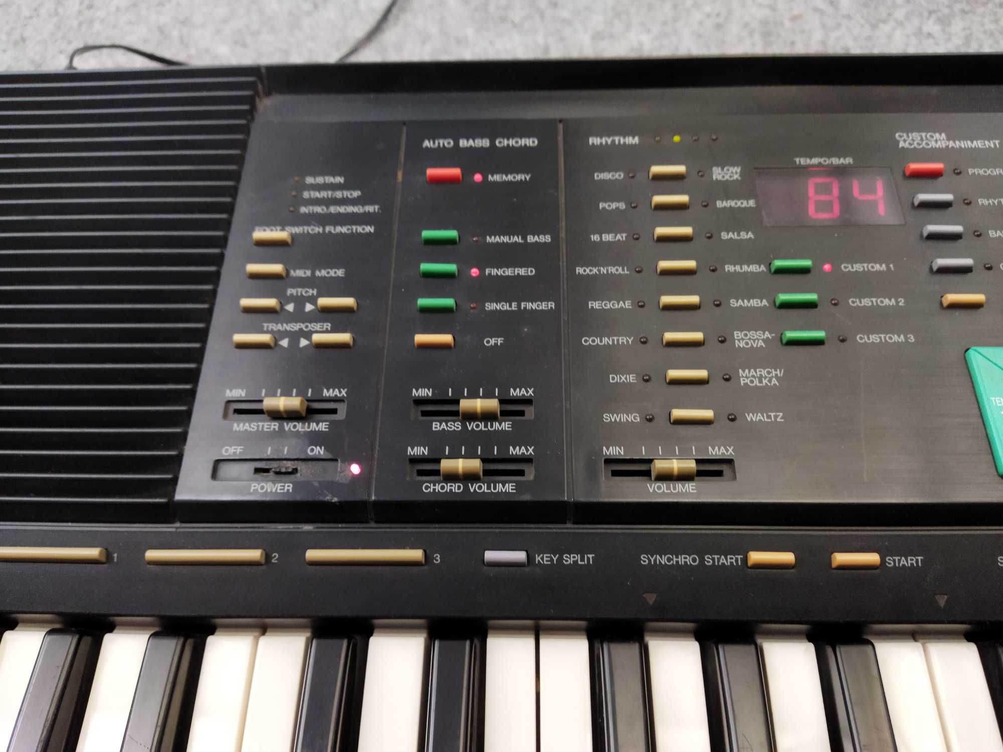 Syntezator Yamaha PSR-90 z lat '80