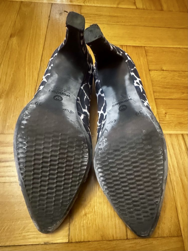 Buty na obcasie Wonders 39