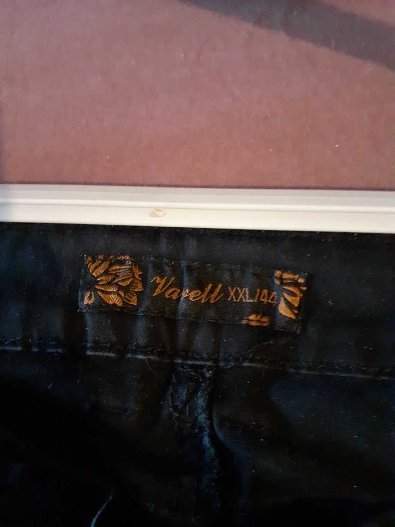Jeansy damskie czarne