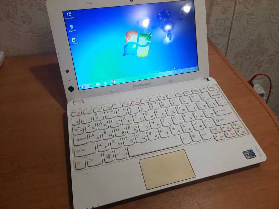 очень красивый нетбук, мини-ноутбук, интернет работа фильмы!