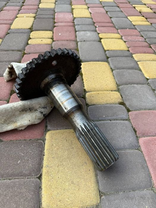 Наружна передня полуось на Урал 4320