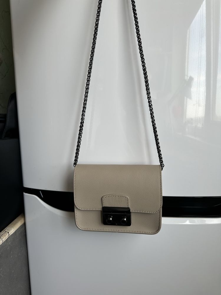 Шкіряна сумка в стилі Furla