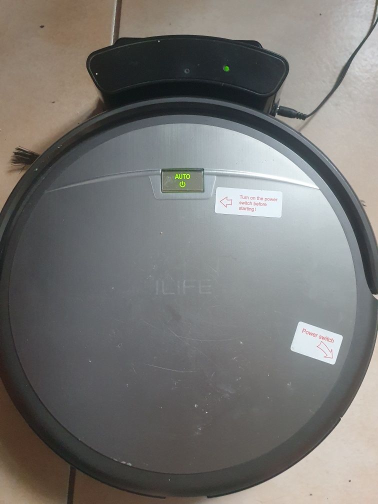 Sprzedam uszkodzonego robota odkurzającego iLife A4s – na części