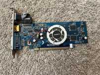 GeForce 8400 GS graphics (jeśli nie działa to wzrot pieniędzy)
