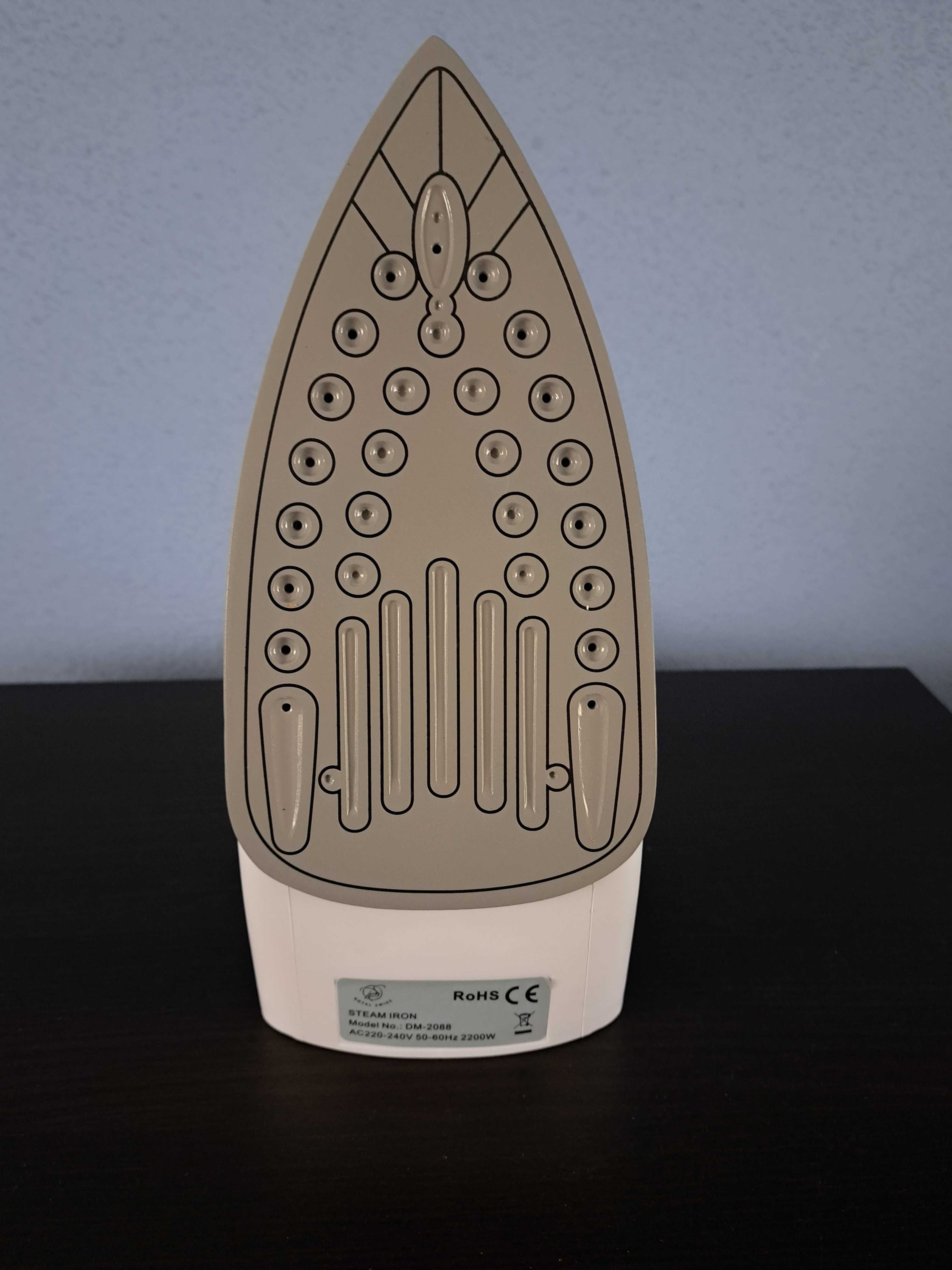 Żelazka Żelazko parowe ceramiczne Royal Swiss 2200 W