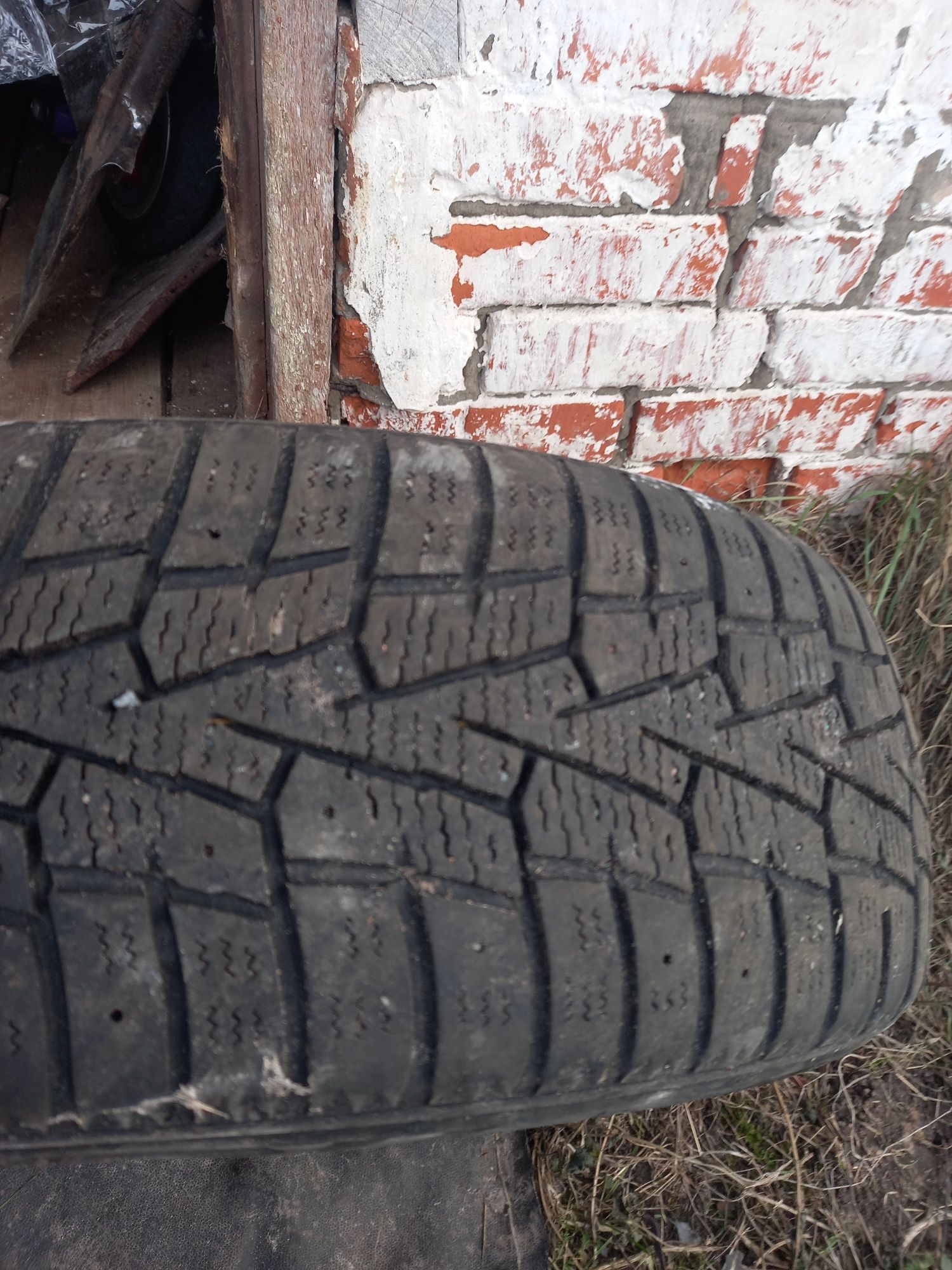 Зимова гума hankook 185/60 r15 залишок 4-5мм