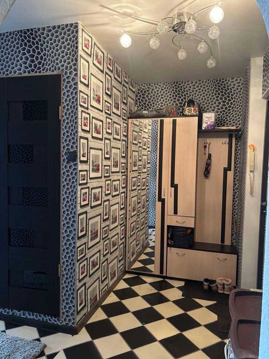 Продам 1к квартиру Метро Индустриальная Кап.ремонт. 5й\9ти