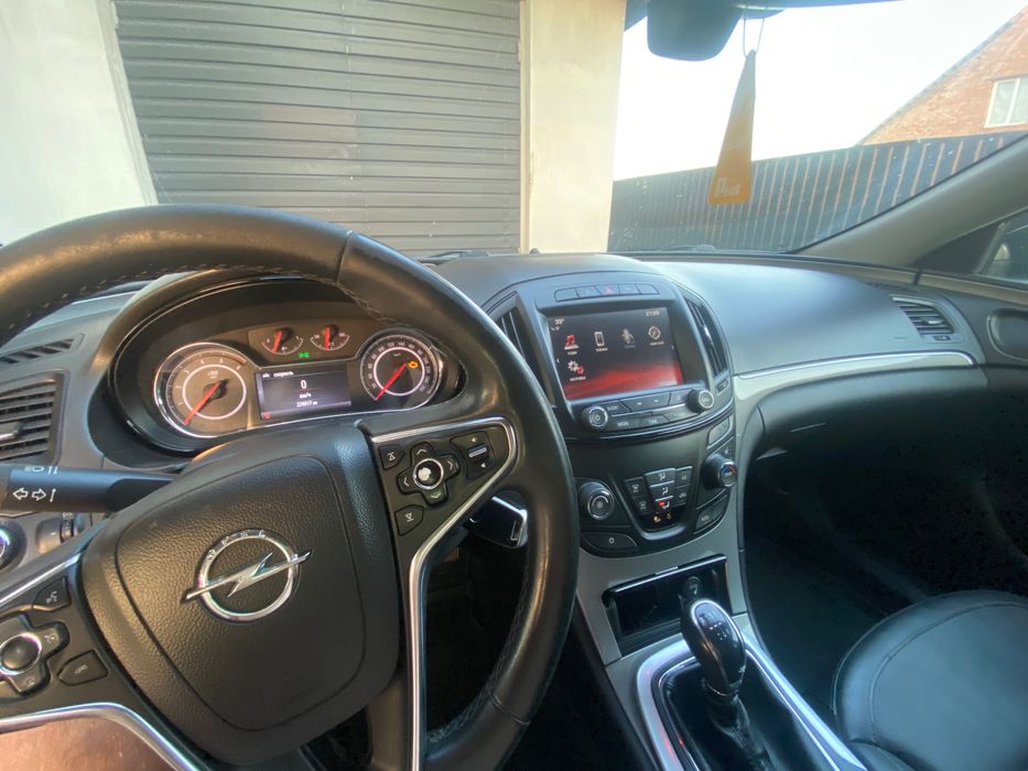 Опель інсігніа 2.0