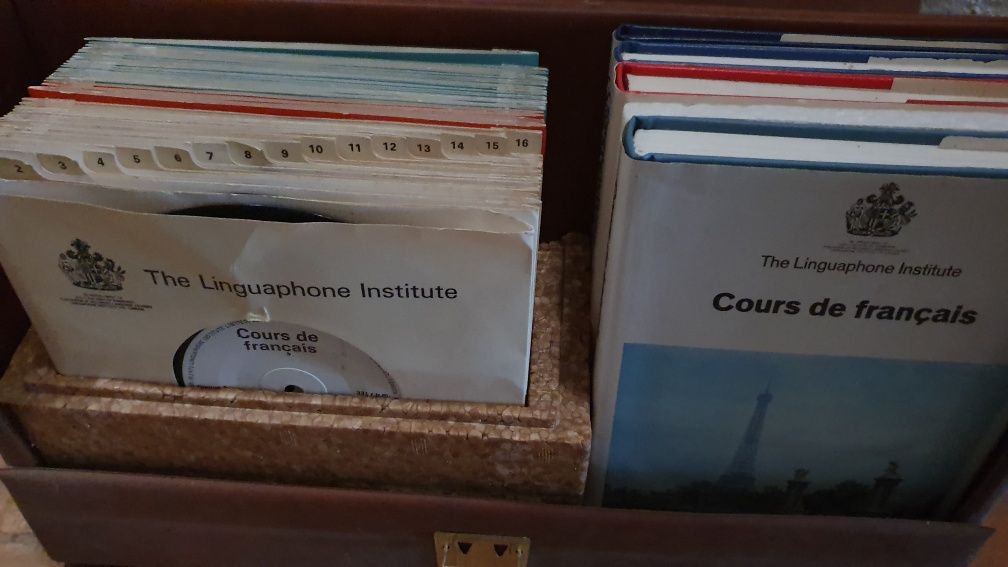 Curso de francês em discos e livros