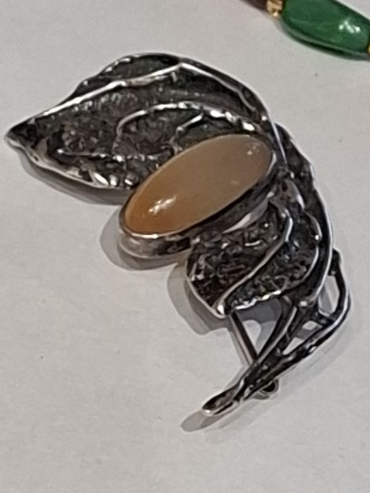 Piękna srebrna broszka  pr.3