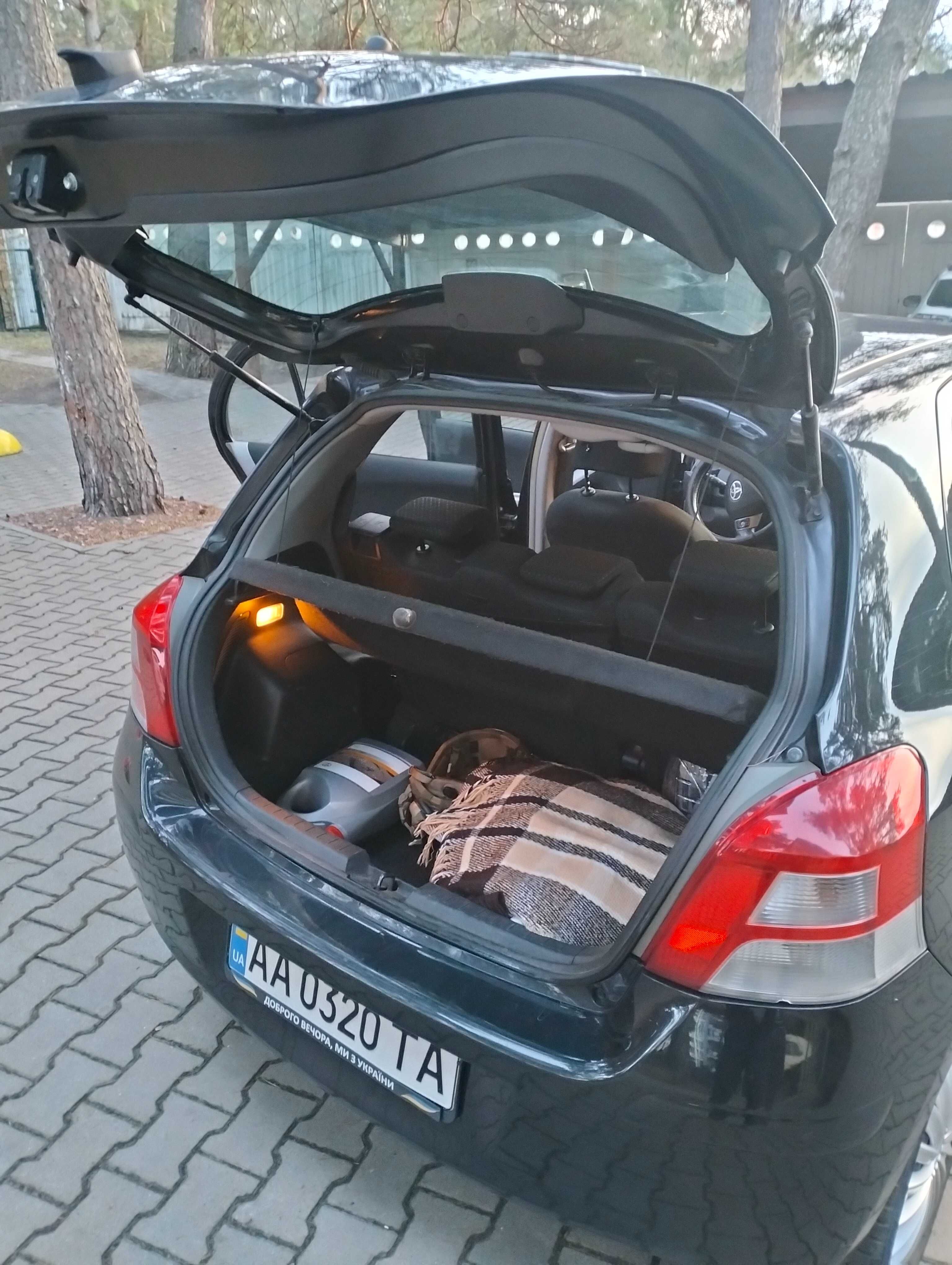 Продаж авто Toyota Yaris авто в хорошому стані