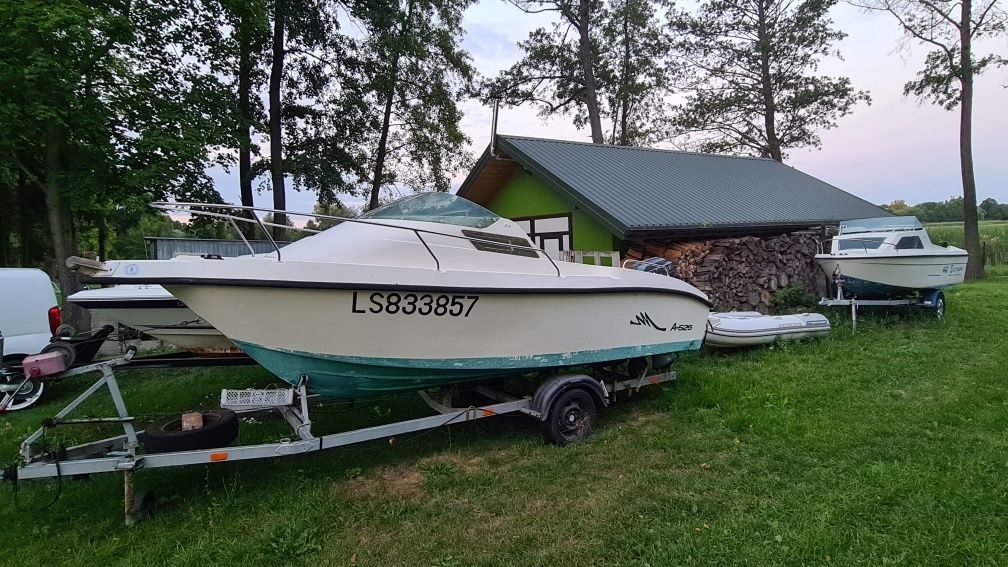 Łódź kabinowa Clear Liner 525 Cabin Mariner 90