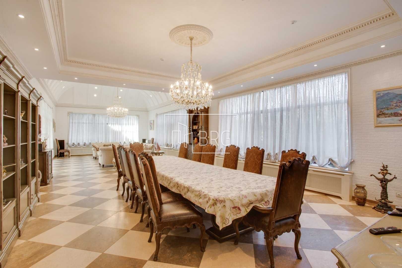 Продажа особняка с бассейном на Печерске без комиссии