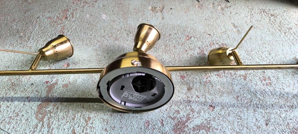 Candeeiro de tecto para quarto ou escritório dourado