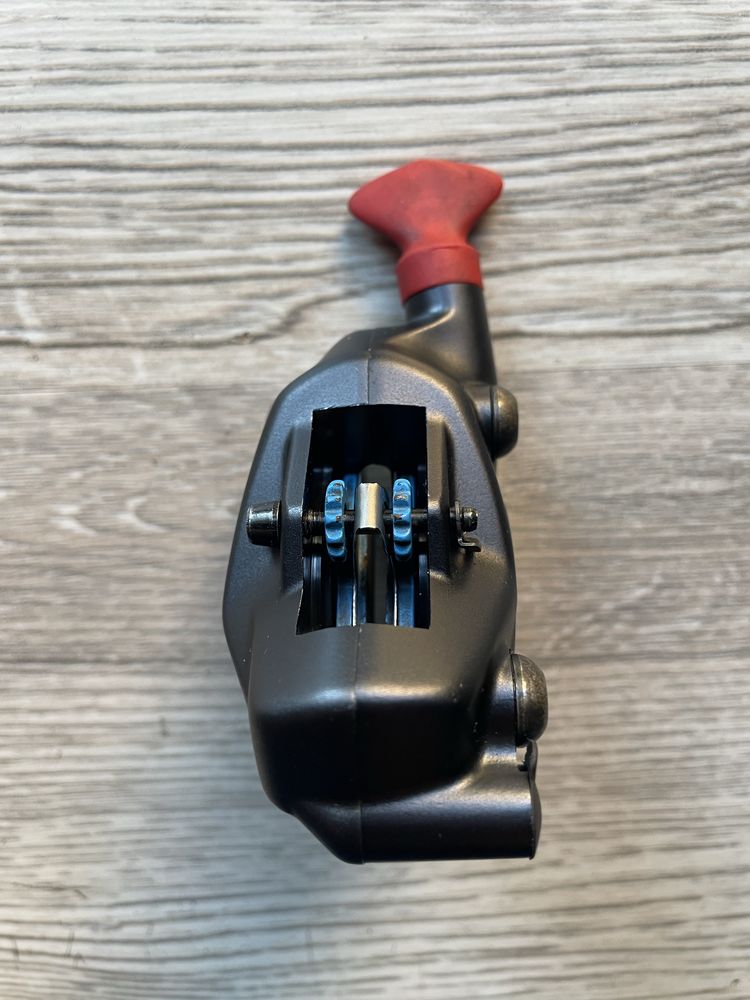 Zacisk hamulca tarczowego SRAM Force AXS