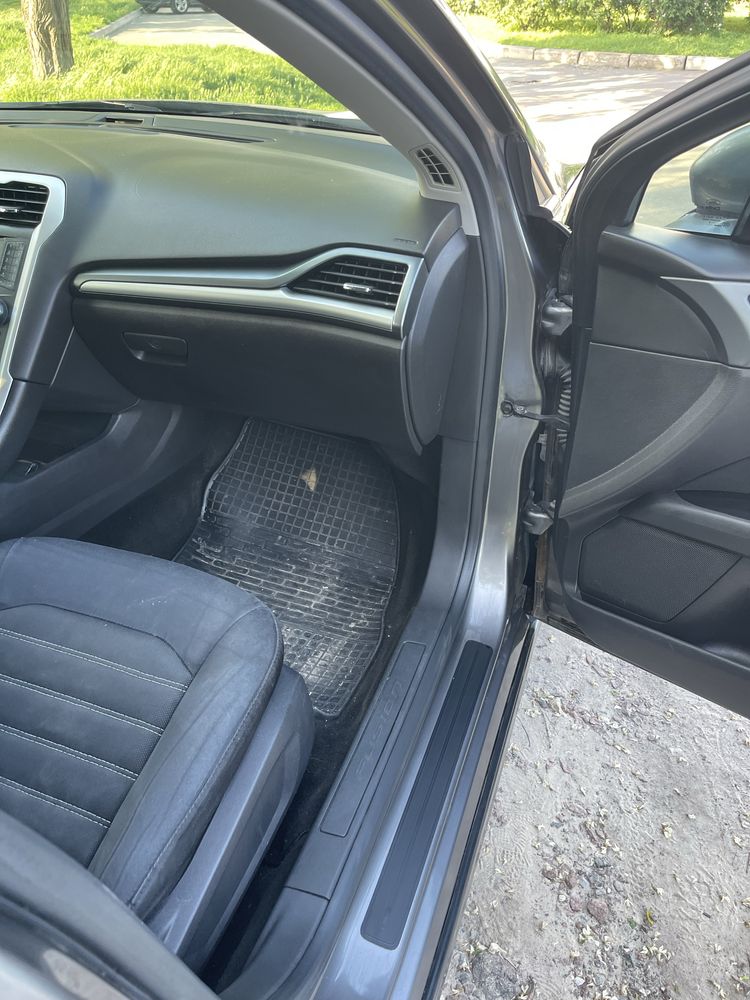 Ford Fusion 2,5 бенз 2013г