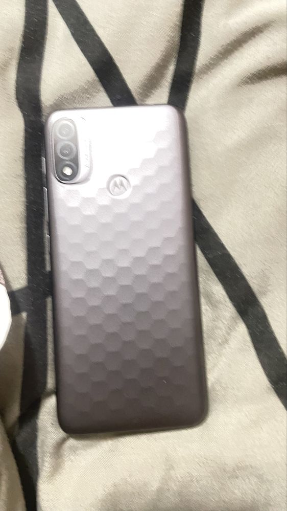 Телефон Motorola е 20