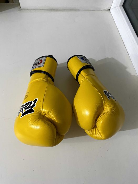 Оригінальні боксерські рукавиці Fairtex BGV6 (14 унцій), + бинти 5 м