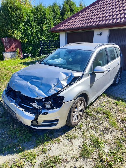 Volkswagen Golf Uszkodzony pas przedni, odpala, jezdzi, 1.4 TSI, krajowy FV23%