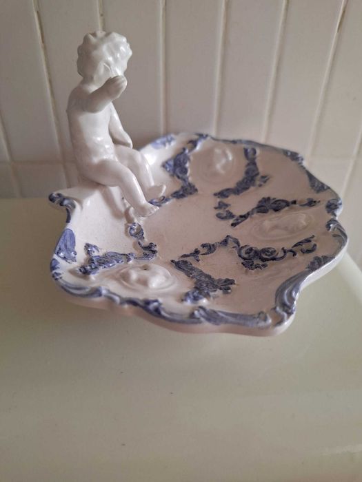 Mydelniczka porcelanowa ozdobna