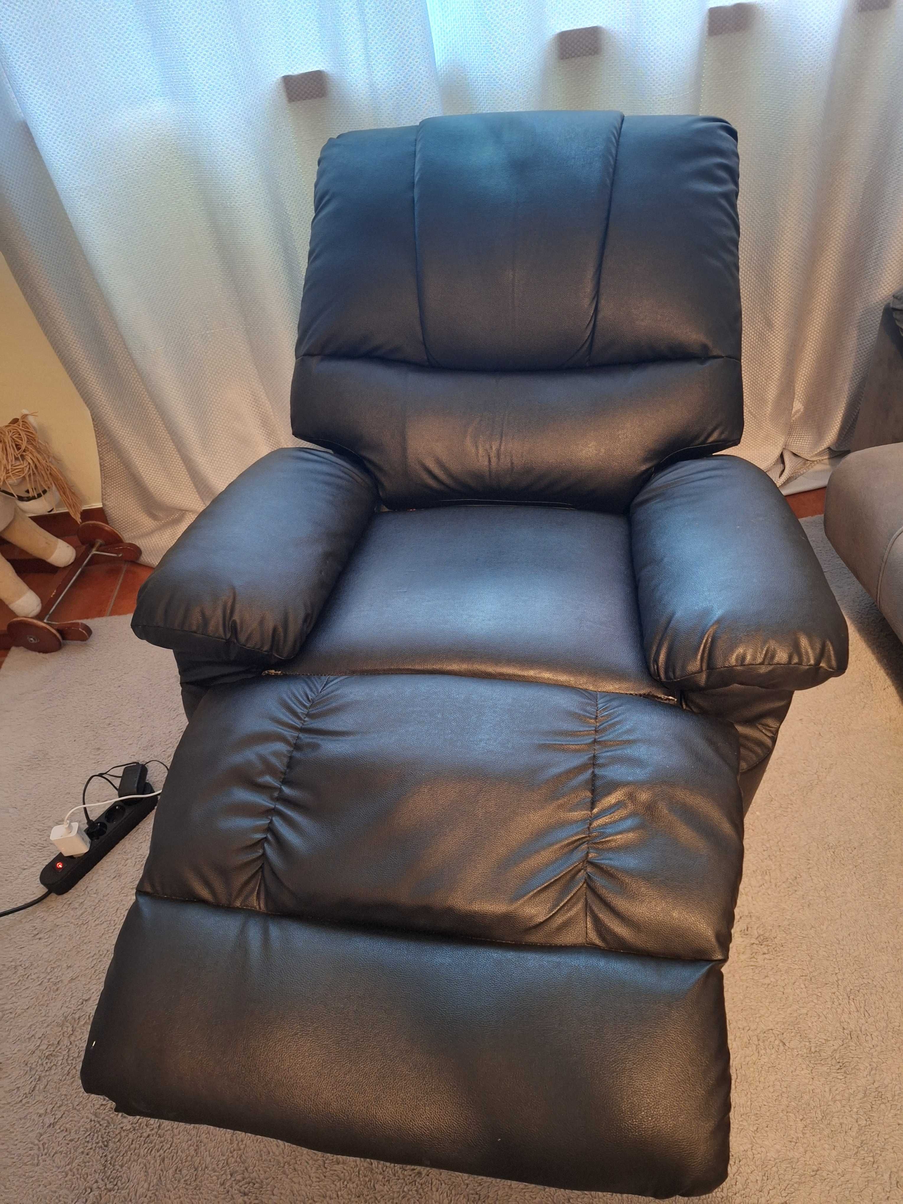 Sofa poltrona de massagens e reclinável