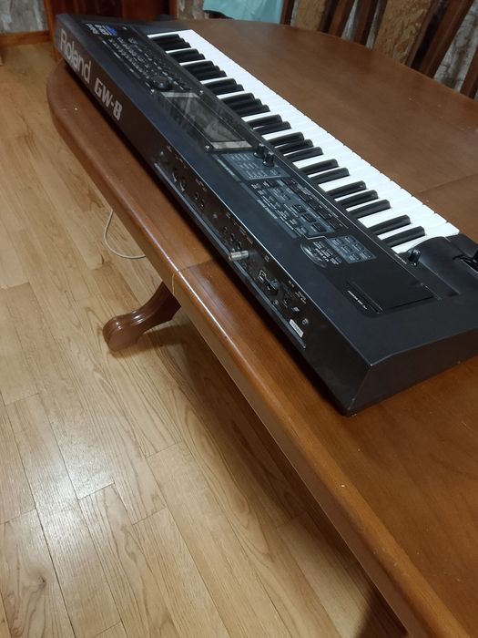 Продам Роланд дж8