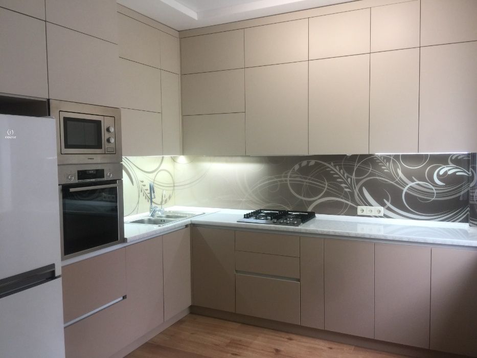 Кухні на замовлення від  компанії “Київ Меблi”  30000/1м