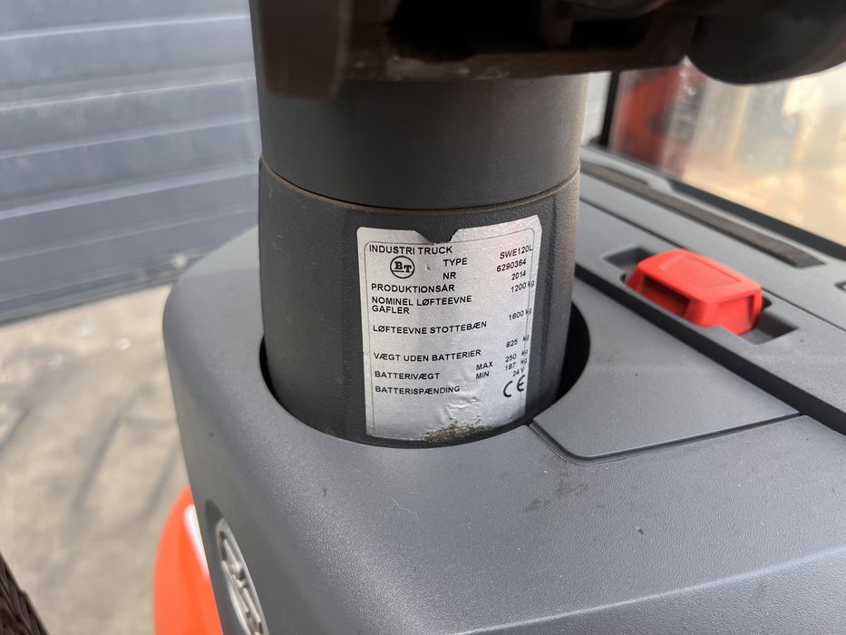 BT TOYOTA SWE120L 4.15 m Paleciak elektryczny z masztem JAK NOWY!