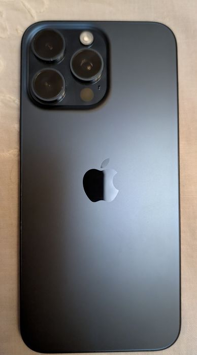 iPhone 15 Pro Max 256GB Blue Titanium, як новий,  з  Канади + 3 чохли.