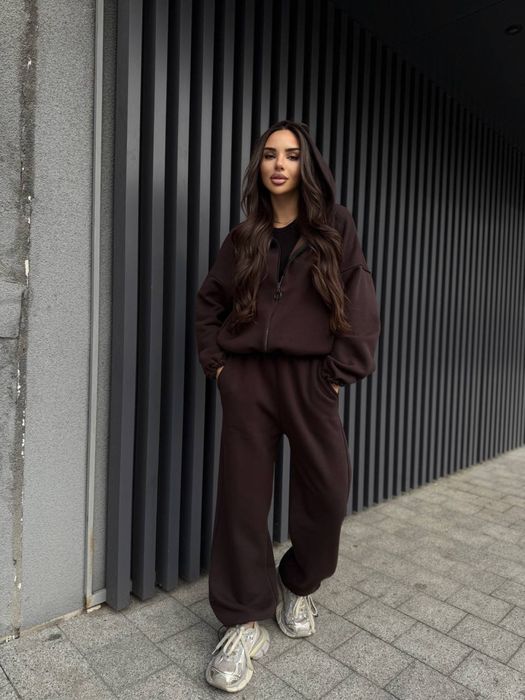 Костюм жіночий якісний двійка ( кофта на замку та штани)