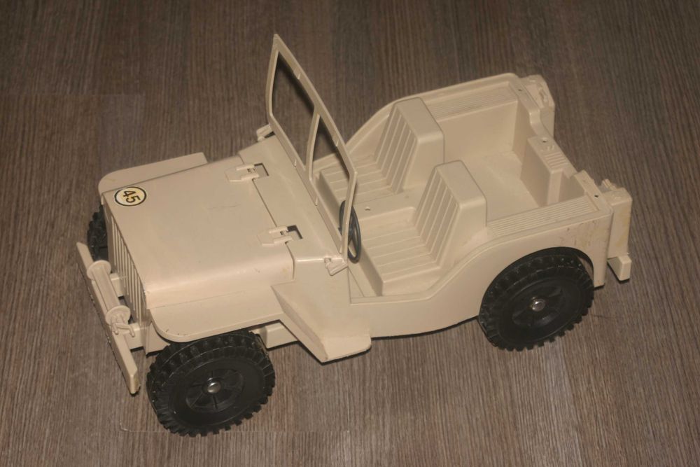 Большие машинки Sindy, Barbie, Action Man,  Gi Joe