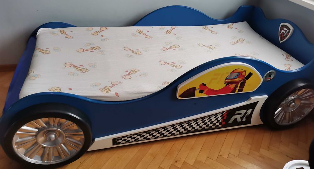Łóżko auto dla chłopca