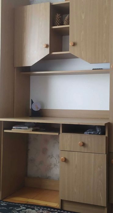 Продам стол школьный