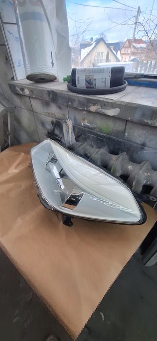 Toyota yaris 2013  lewa lampa wersja trend by