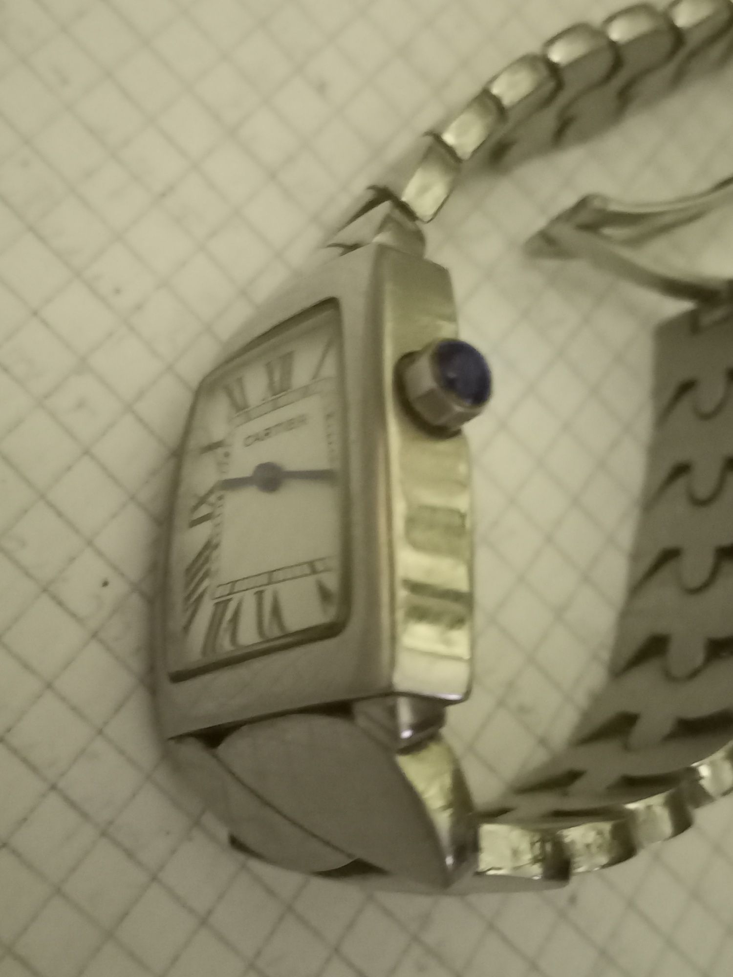 Часы    Cartier

 Жіночі