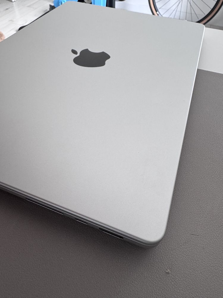 Laptop Apple MacBook Pro 14 Retina M3 Pro 18 GB RAM 512 GB Idealny