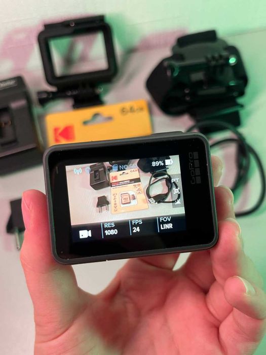 Екшн-камера GoPro HERO 6, з картою пам'яті на 64 ГБ.