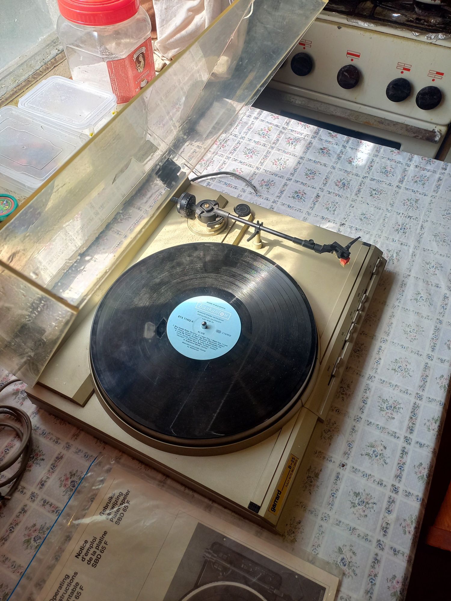 Виниловый проигрыватель Garrard b25.