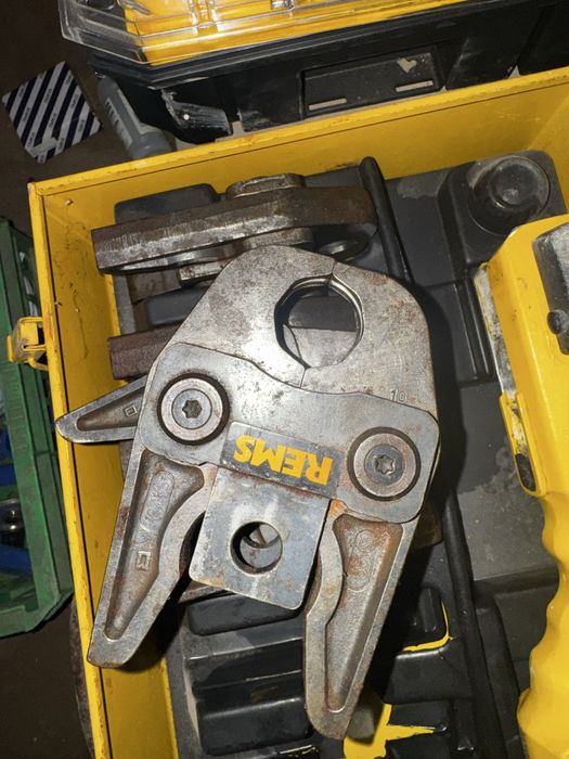 Maquina cravar rems power press 2000