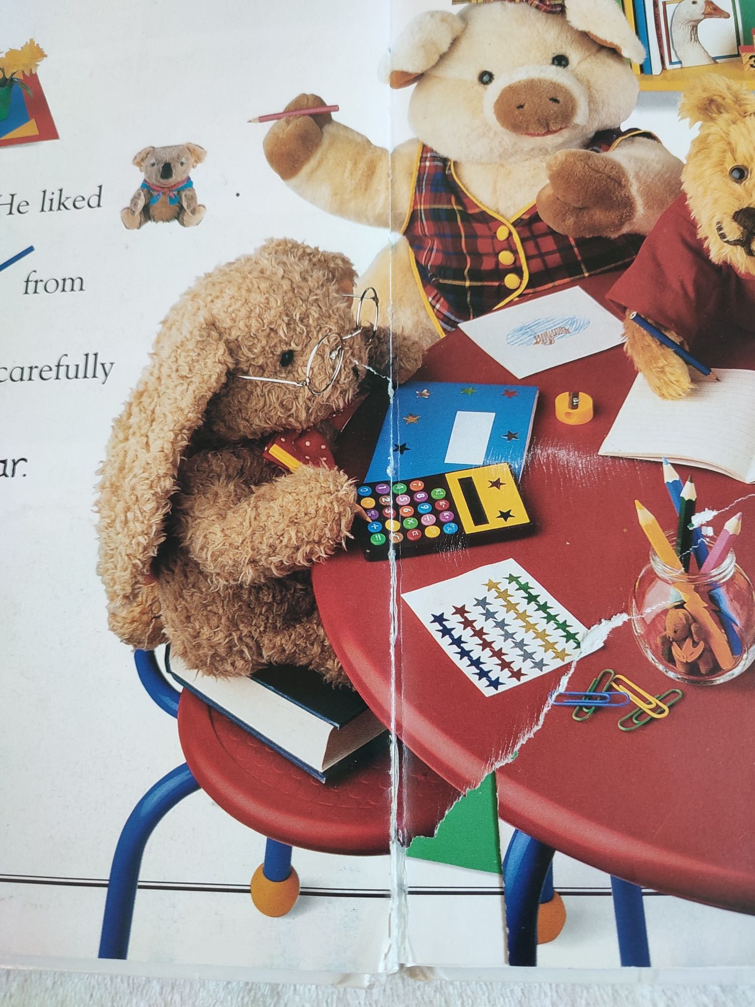 Książeczka po angielsku "P.B.Bear's School Day"